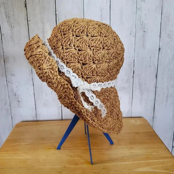 Lifekome Accessories - NWOT Lace Ribbon Bow Straw Summer Hat